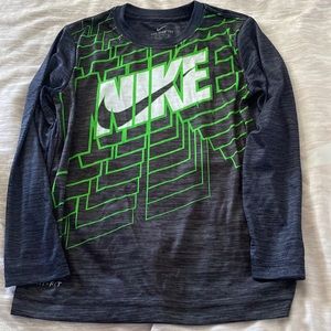 Nike Long Sleeve DRI-FIT Shirt Boys S (4-5 years)